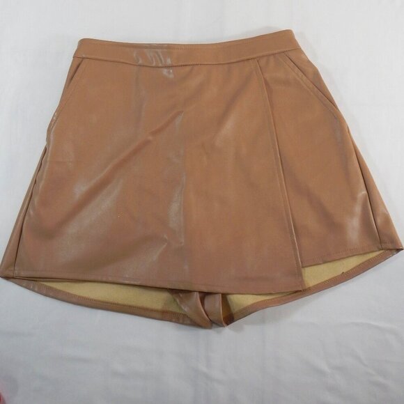 NWT Japna Faux Leather Lined Skort Size Medium - Picture 1 of 7